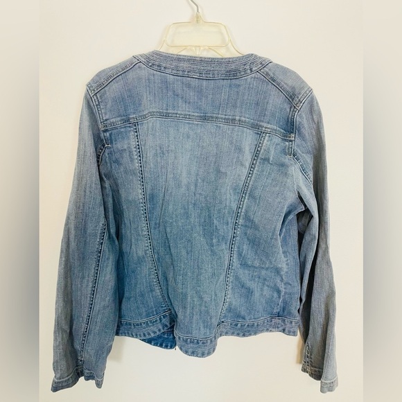 Chicos Jean jacket Size 1 - Picture 5 of 6